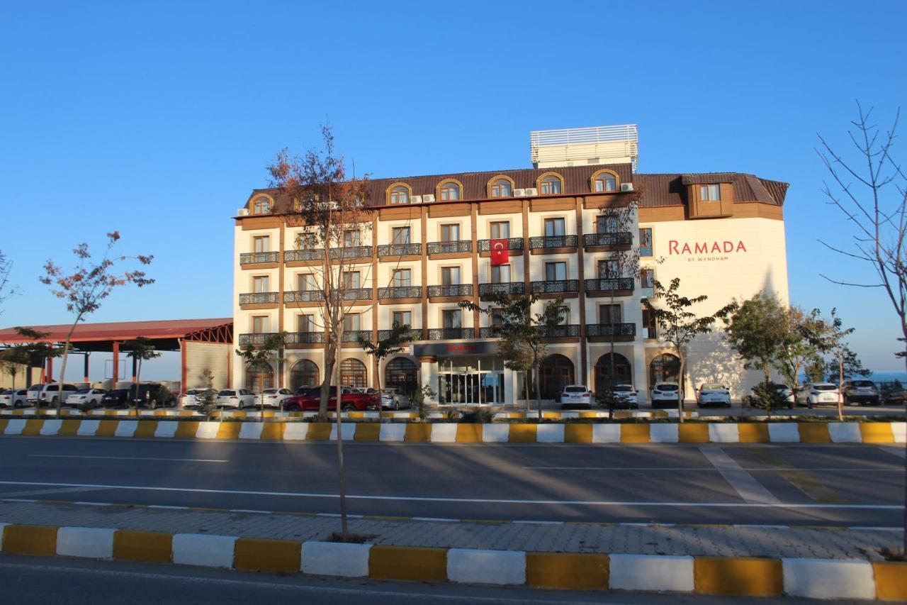 Ramada By Wyndham Van Exterior foto